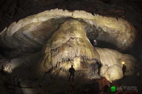 Castellana Grotte, I colori del buio