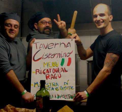 Claudio, ''cuoco a domicilio'' a Bruxelles: I belgi impazziscono per le orecchiette