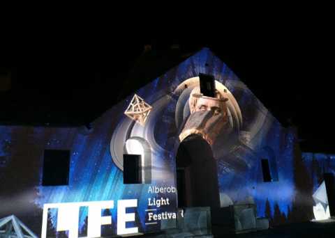 ''Alberobello light festival'': otto installazioni artistiche illuminano la citt dei trulli