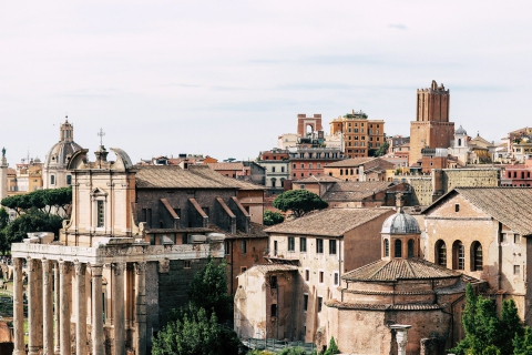 6 segreti di Roma tra mostri, cimiteri e roseti
