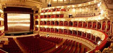 Bari, ''Happy new (swing) year'': concerto gratuito di Capodanno al Petruzzelli