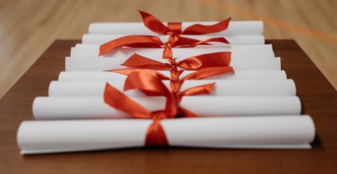 Diplomarsi a scuola una seconda volta? In Italia si può: «Esami affrontati con più "maturità"»