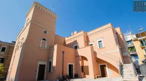 Leggendari presepi e silenziose cappelle:  Palazzo Caleno, simbolo del "vecchio" Picone