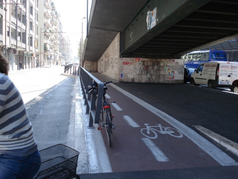 Piste ciclabili a Bari: poche e scollegate. Ma c'� un progetto-sogno