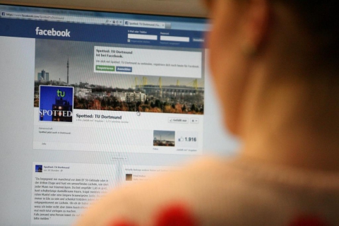 Sbarcano a Bari le pagine ''spotted'': su facebook messaggi d'amore e sfoghi universitari