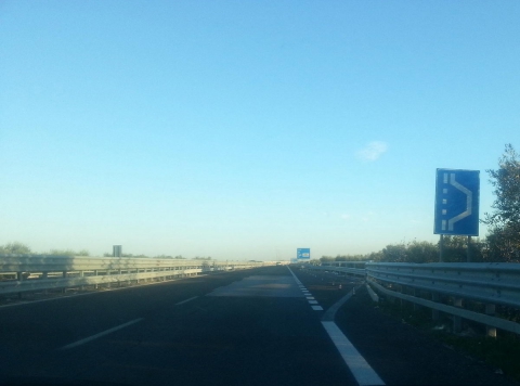 Statale 16, false e pericolose piazzole di sosta: indicate ma inagibili