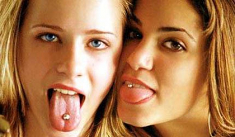 Fare la linguaccia su facebook: un simbolo alla ricerca del ''mi piace''