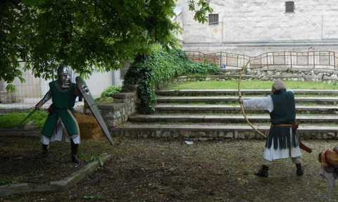 A Bitonto si tira con l'arco storico: armi, vestiti e modalit 