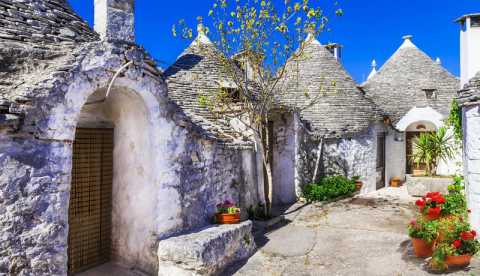 Alla scoperta della Murgia dei trulli: passeggiate e degustazioni tra contrade