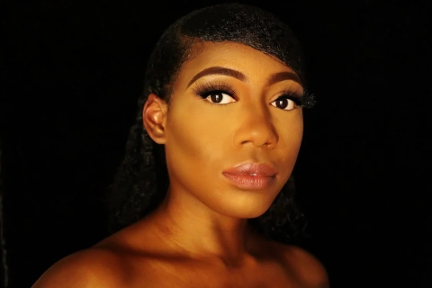 Quali sono le fasi di applicazione e manutenzione delle extension per ciglia