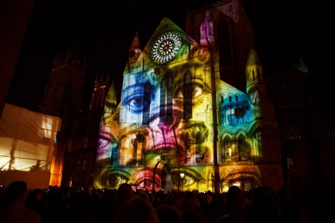 Video mapping, luci e immagini in 3D: cos� gli edifici prendono vita