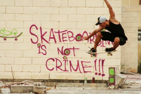 Vito, il mito dello skateboard: �Ma a Bari � meglio nascondersi�