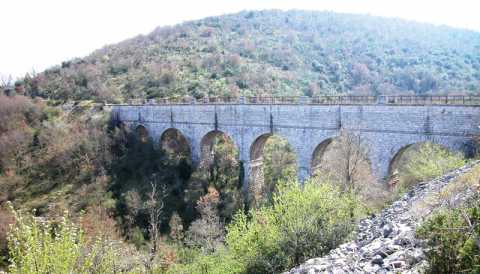 Alberobello, escursione sul ponte pi alto dell'acquedotto pugliese
