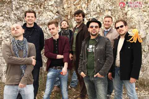 Bisceglie, la Municipale balcanica in concerto all'Auld Dublin