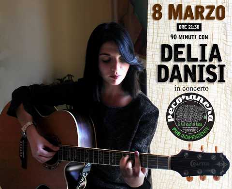 Cassano, la cantautrice Delia Danisi in concerto al Pecora nera