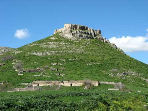 Poggiorsini, escursione guidata alla scoperta del Castello del Garagnone