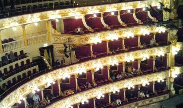 Al Petruzzelli un Don Giovanni senza orchestra, tra ironia e dramma