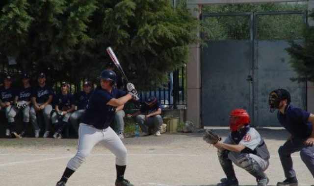 Bari, nei parchi cittadini cinque appuntamenti dedicati al baseball per i ragazzi