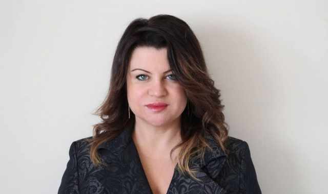 Bari, incontro con la scrittrice Maril Oliva alla Laterza
