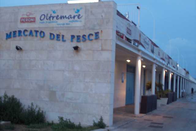 Mercato del pesce, sul Molo a combattere contro mare e ''sfratti''