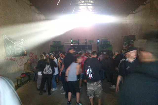 Droghe e musica a palla: in 1500 al Pasquatek, il rave pi� atteso