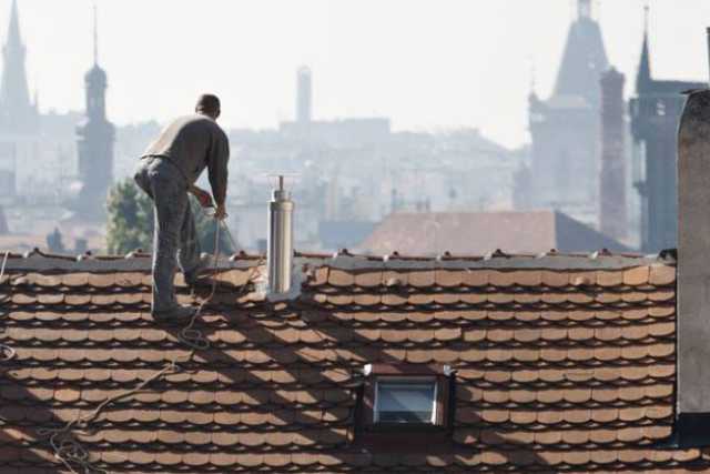 Gli spazzacamini, ci sono ancora: �Ma oggi � un mestiere meno pericoloso�