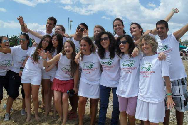 �Una sola anima che vive in due corpi�: la vita dei ''telepatici'' gemelli