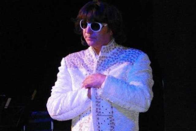 Il mondo delle tribute band: �Copiamo alla perfezione i cantanti famosi�