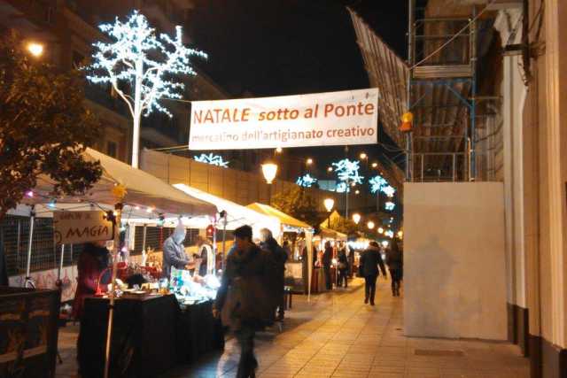Viaggio tra i mercatini natalizi: creiamo pezzi unici, ma ci snobbano