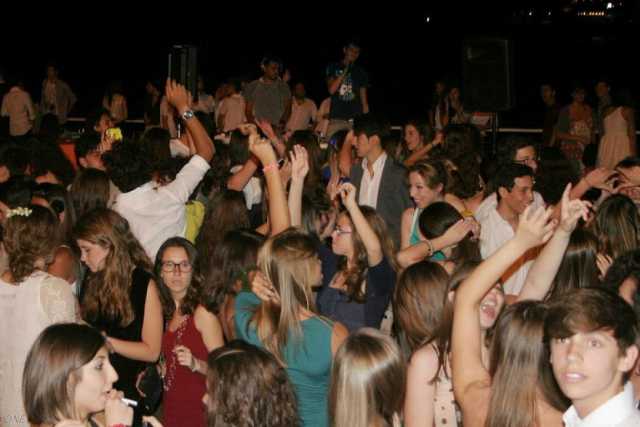 Il ballo di fine anno? Non � solo americano, � moda anche tra i liceali di Bari