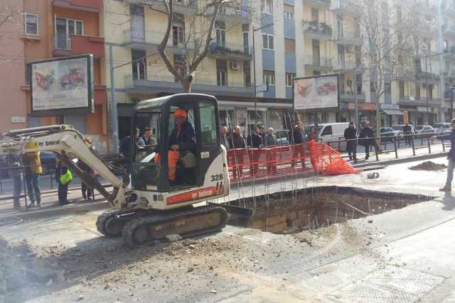 Voragine in viale Unit� d'Italia: ecco cosa c'� sotto la strada
