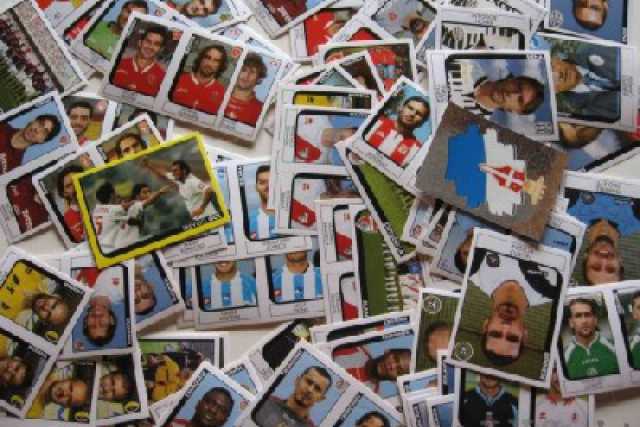 Schiaffetto e Mano in petto: tutti i giochi che si facevano con le figurine