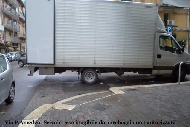 Percorrere via Dante? Difficile per chiunque, impossibile per i disabili