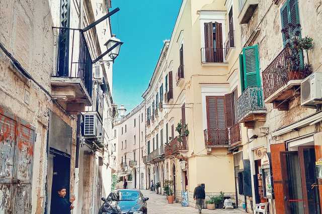 Sale slot a Bari: quali leggi le regolamentano?