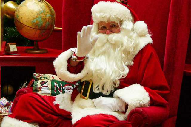 Esclusivo, intervista a Babbo Natale: �Vesto di rosso per volere del mio sponsor, la Coca Cola� 