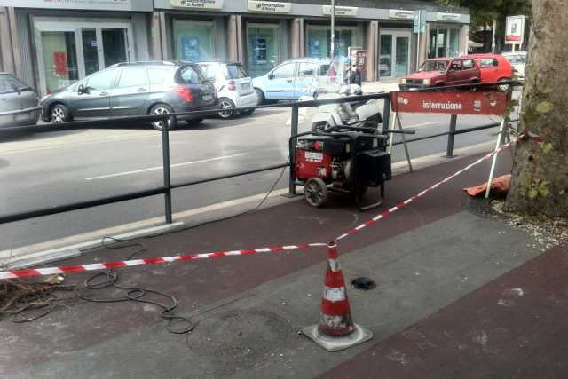 Pista di viale della Repubblica: il Comune ci mette una pezza