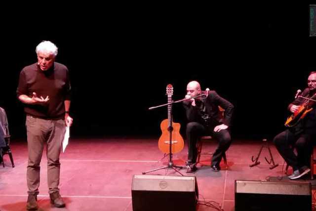 ''Serata d'onore'': Michele Placido conduce il pubblico nel suo mondo di poesie e canzoni