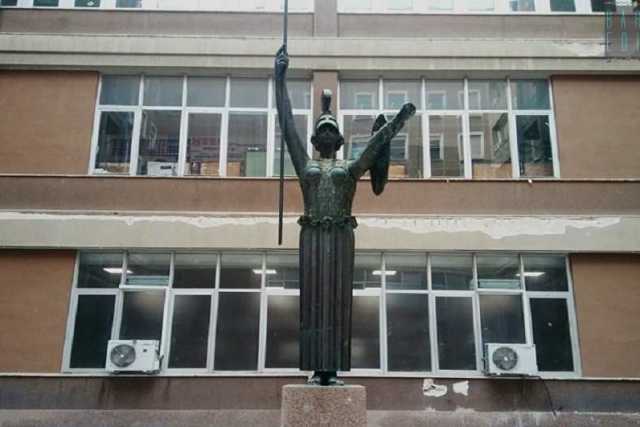 Universit� e scaramanzie: �Ti vuoi laureare? Non fissare la statua di Minerva�