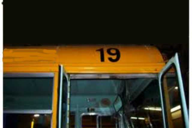 Bus n.19, assalto quotidiano degli ospiti del Cara: risse e incidenti