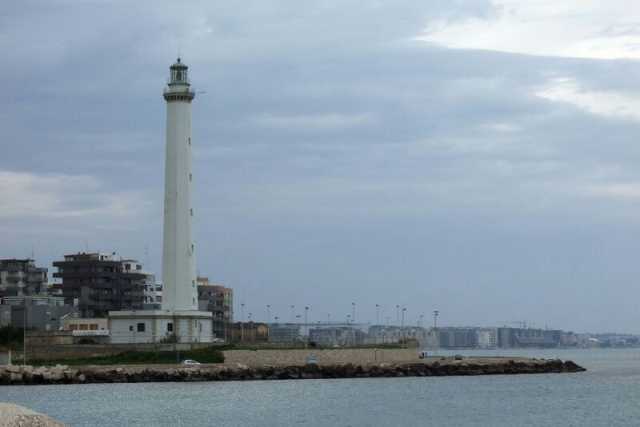 Furti e vandalismi, baby gang sconvolge San Cataldo: �Salviamoli�