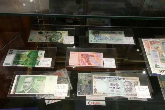Filatelia e numismatica, antica passione: �Ma a Bari non c'� cultura�