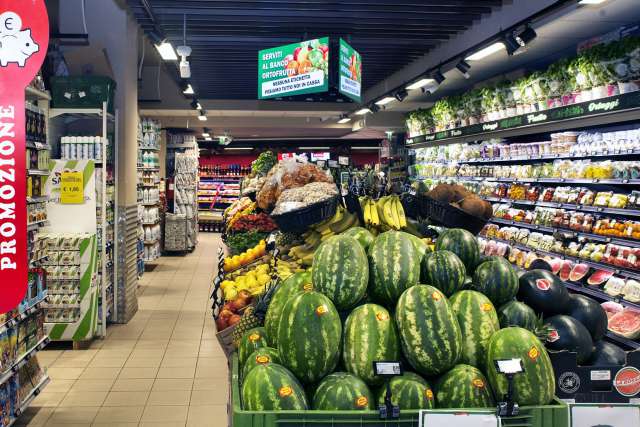 Nel quartiere Libert� riapre PrimoPrezzo di Via Brigata: orari lunghi e prezzi bassi