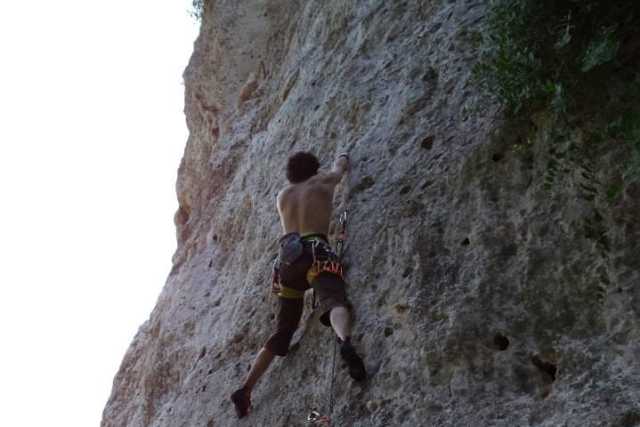 L'arrampicata sportiva, andare sempre pi� in alto �affrontando le proprie paure�