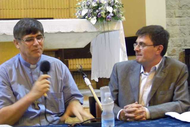 Terra dei Fuochi, Don Patriciello: �Industrie mandanti del disastro� 