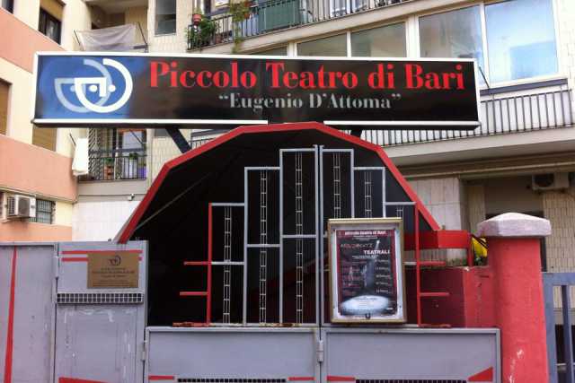Piccoli palcoscenici crescono: il teatro barese non cala pi� il sipario