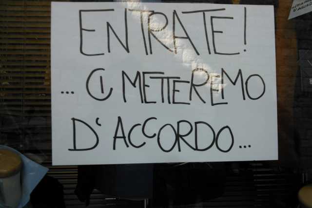 ''Entrate, ci metteremo d'accordo'': a Bari vecchia prezzi flessibili in tempi di crisi