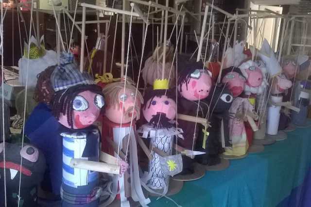 Le marionette, la storia della ''barese'' Ivana e del suo teatro mobile