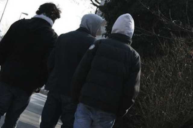 Bari, corso Cavour: tre ragazzi picchiati tra l'indifferenza dei passanti