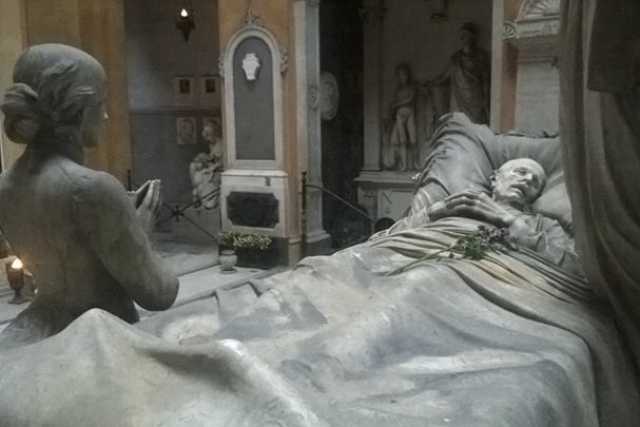 Su Facebook ''quelli che amano i cimiteri'': �Luoghi dal volto nascosto�