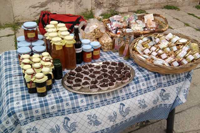 La fiera delle autoproduzioni, il commercio basato sulla fiducia